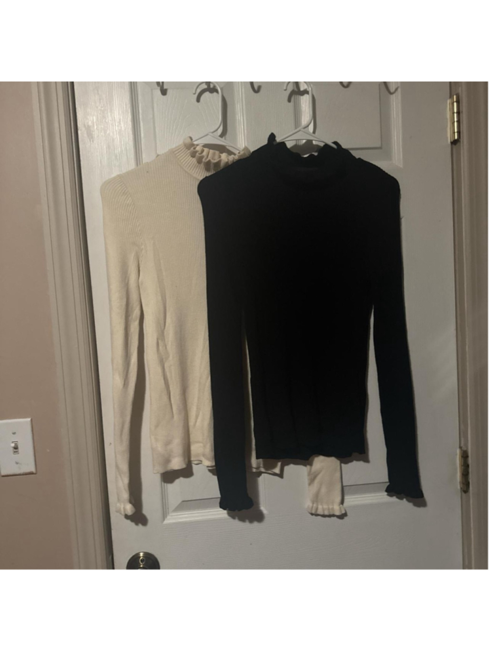 black and cream long sleeve turtlenecks #turtleneck cream is nwt size medium and